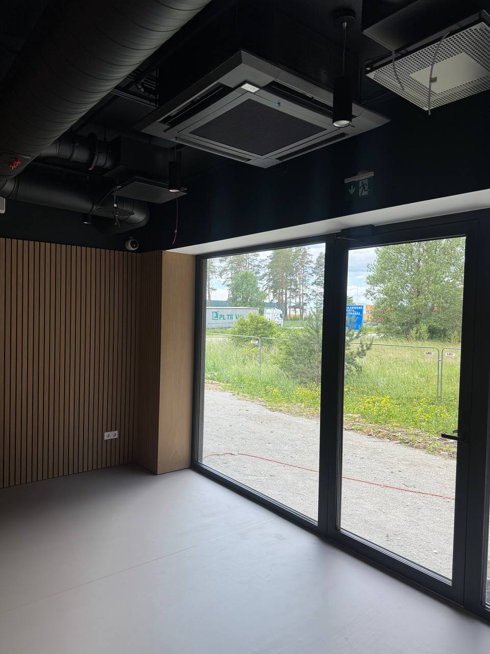 photo_5873033736658553822_y